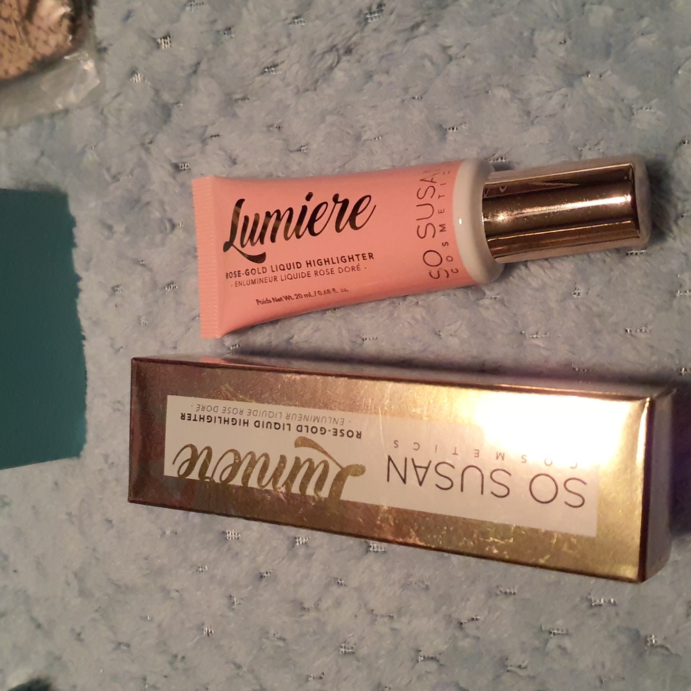So Susan - Rose-Gold Liquid Highlighter